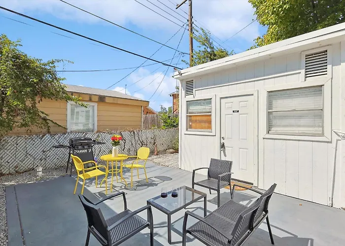 Delightful 1br 1ba Cozy Flat